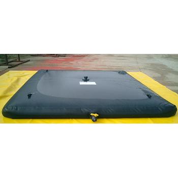 Husky Chemical Resistant Bladder Tank - 4000 Gallon 1